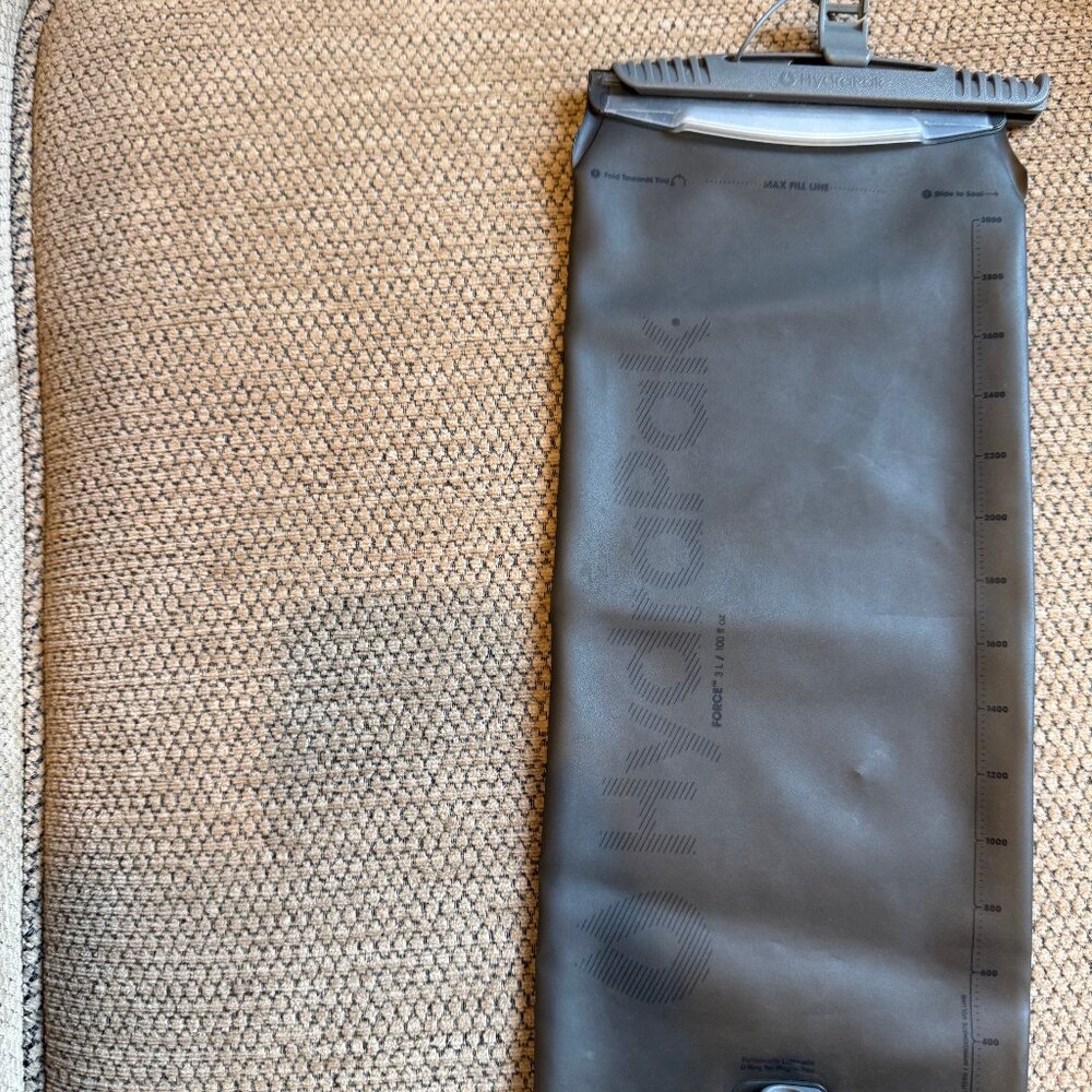 HydraPak Force 3L Insulated Hydration Reservoir - Picture 2 of 8